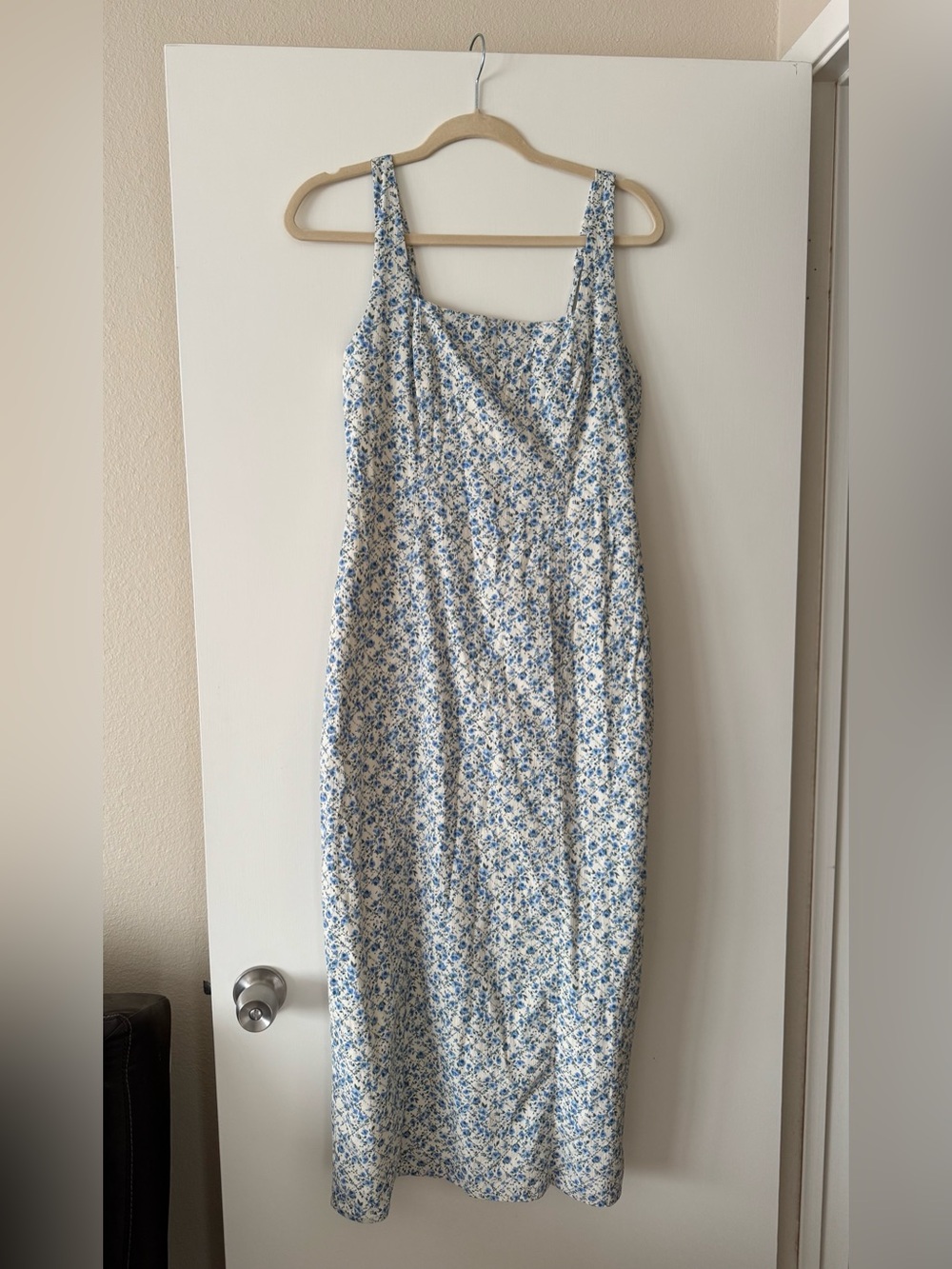 Abercrombie & Fitch White Midi Dress with Blue Floral Print